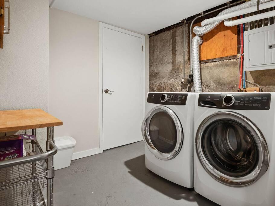 Elegant Richmond Gem Nestled Up To Hawthorne Blvd. Apartment พอร์ตแลนด์ ภายนอก รูปภาพ